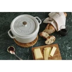 Staub Cocotte 28 Cm, Rund, White Truffle, Støbejern -Køkkenudstyr Butik 000019724