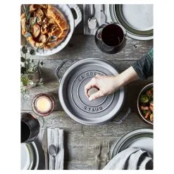 Staub Cocotte 24 Cm, Rund, Grafitgrå, Støbejern 9 Staub Cocotte 24 Cm, Rund, Grafitgrå, Støbejern -Køkkenudstyr Butik 750030969