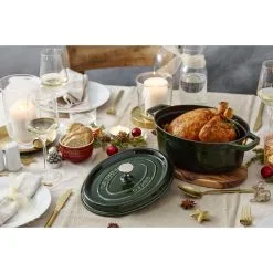 Staub Cocotte 31 Cm, Oval, Basilikum-Grøn, Støbejern -Køkkenudstyr Butik 750032082