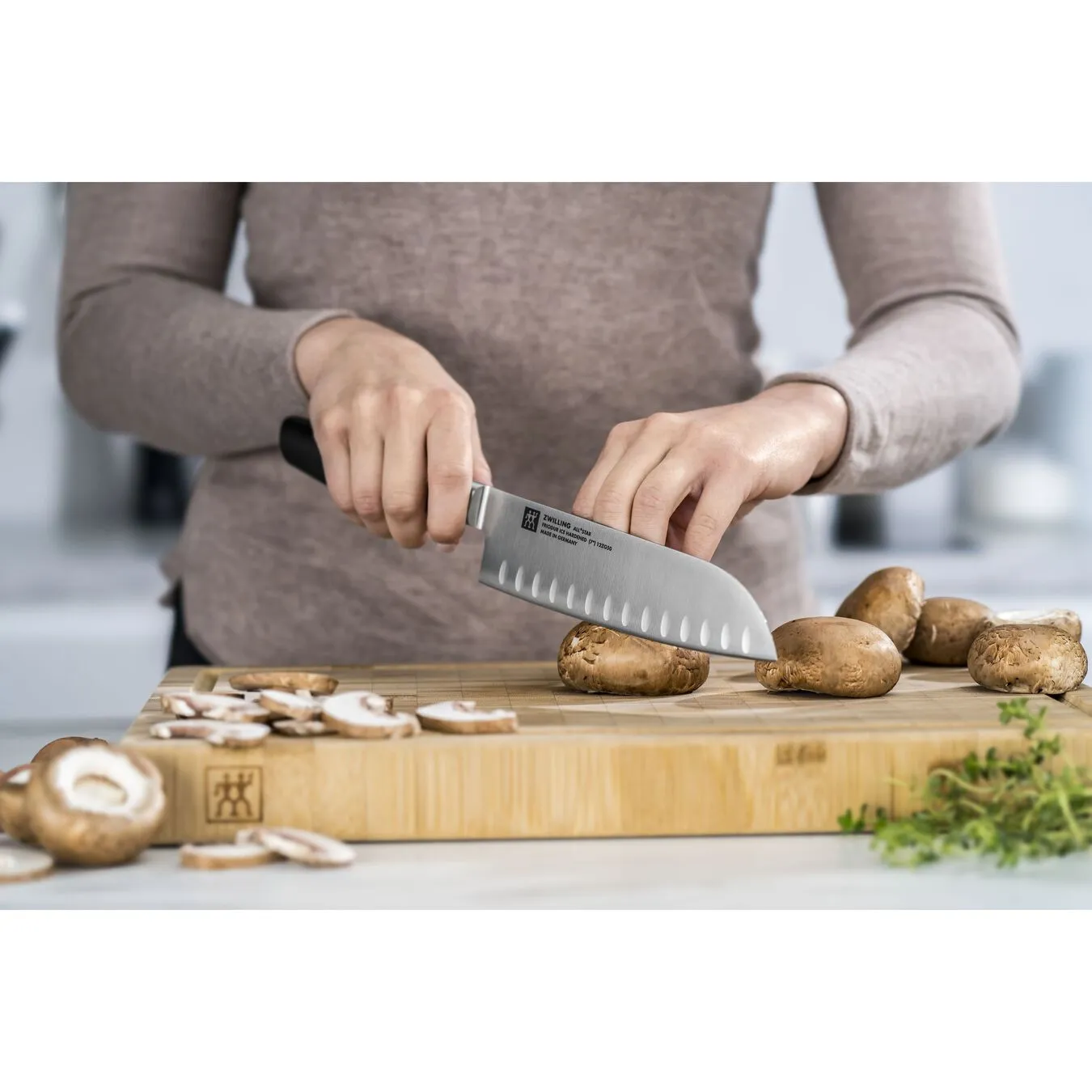 Zwilling Santokukniv 18 Cm, Hvid 3 Zwilling Santokukniv 18 Cm, Hvid - Billede 3