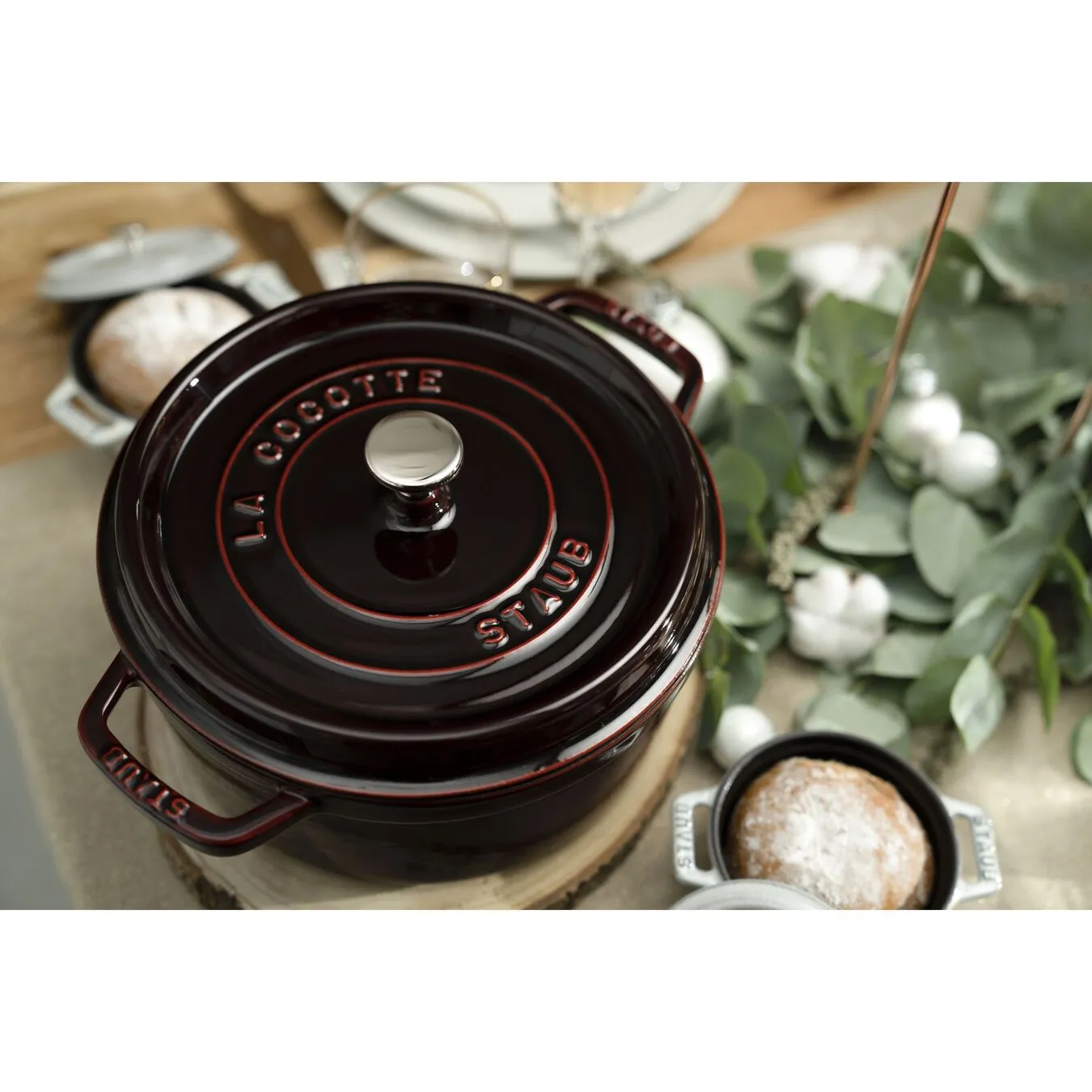 Staub Cocotte 26 Cm, Rund, Grenadine, Støbejern 6 Staub Cocotte 26 Cm, Rund, Grenadine, Støbejern - Billede 6