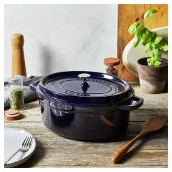 Staub Cocotte 31 Cm, Oval, Mørk-Blå, Støbejern 10 Staub Cocotte 31 Cm, Oval, Mørk-Blå, Støbejern -Køkkenudstyr Butik 750058434