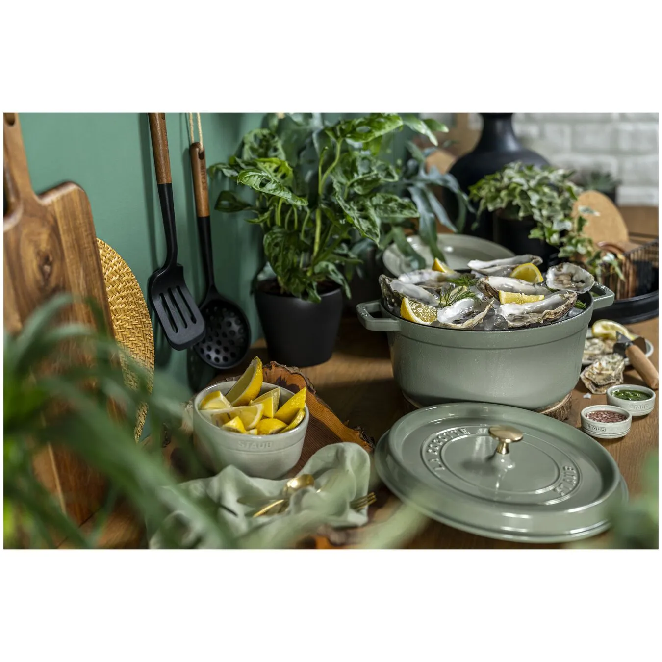 Staub Cocotte 24 Cm, Rund, Eukalyptus, Støbejern 6 Staub Cocotte 24 Cm, Rund, Eukalyptus, Støbejern - Billede 6